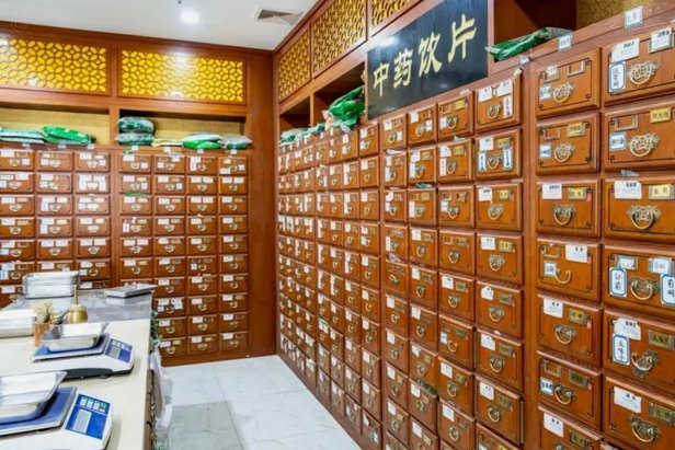 药店1000元能套现多少利润